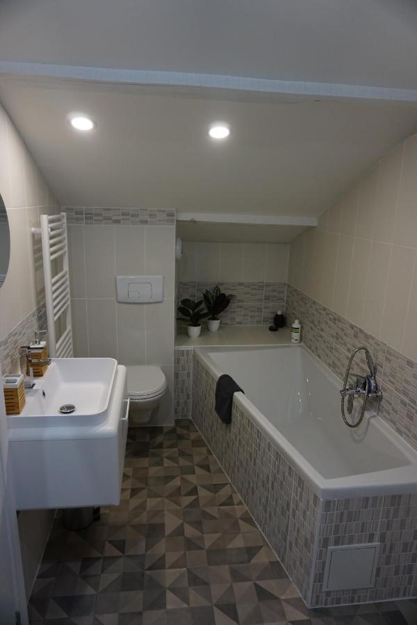 Appart Cosy 4 Personnes Avec Terrasse La Roche-sur-Yon Kültér fotó